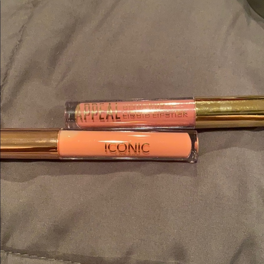 Appeal and iconic lipgloss